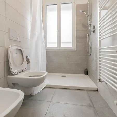 Realkasa Fiera District Flat * Bolonia